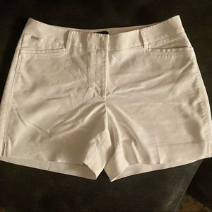 White House Black Market Women’s 5” Short